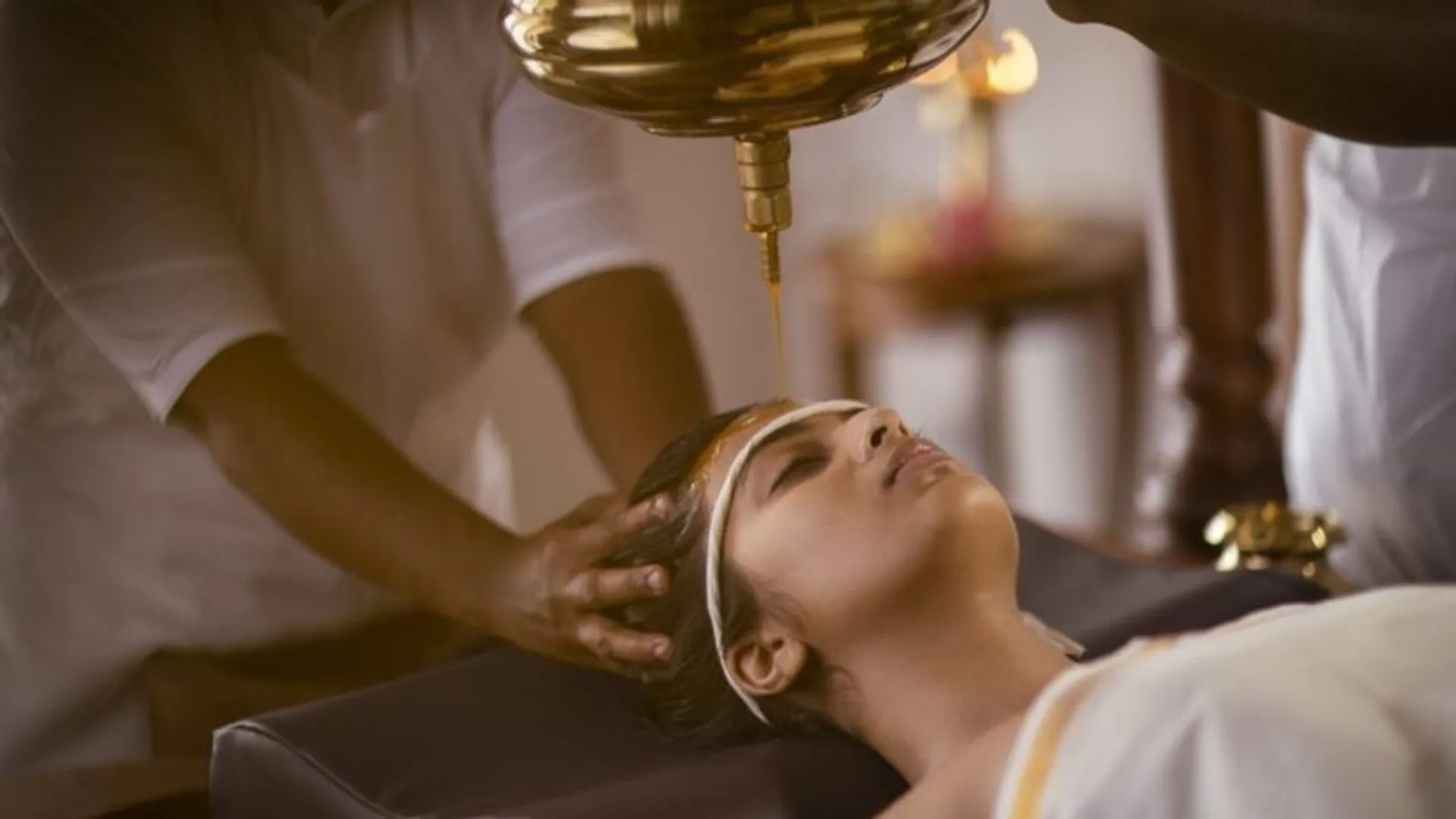 Shirodhara Ayurvedic oil treatment